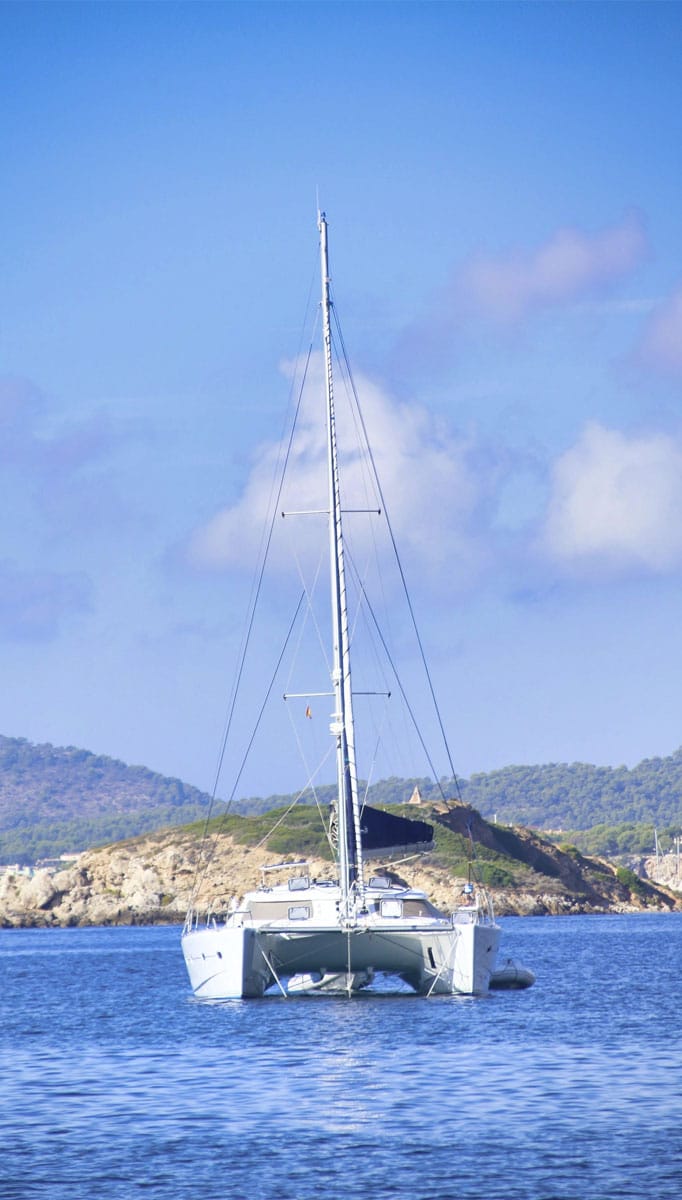 tour de corse en catamaran avec skipper